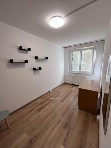 Eladó panellakás, Szegeden 51.9 M Ft, 1+1 szobás