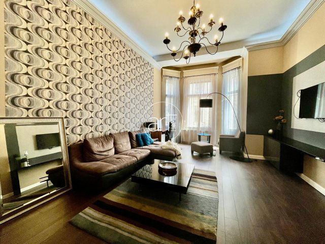 Kiadó téglalakás, albérlet, Szegeden, Kígyó utcában, 2 szobás