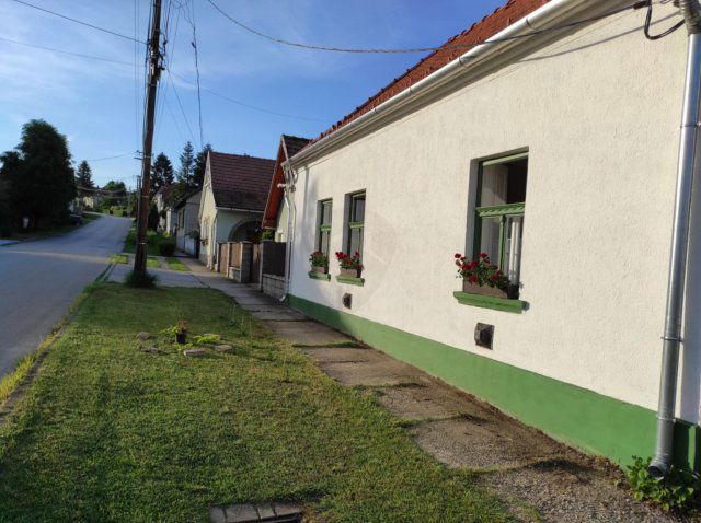 Eladó családi ház, Környén 52.9 M Ft, 3 szobás