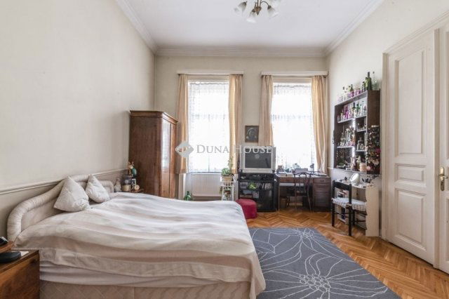 Eladó téglalakás, Budapesten, VI. kerületben 99.8 M Ft, 3 szobás