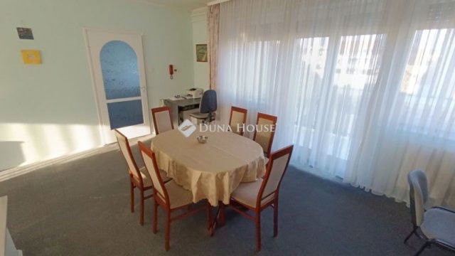 Eladó téglalakás, Mohácson 68.9 M Ft, 4 szobás