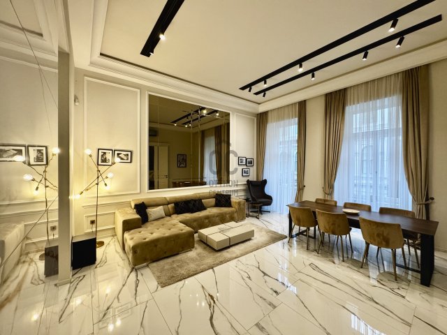 Kiadó téglalakás, albérlet, Budapesten, V. kerületben, 3 szobás