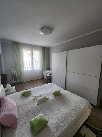 Kiadó téglalakás, albérlet, Pécsett, Kőrösi Csoma Sándor utcában