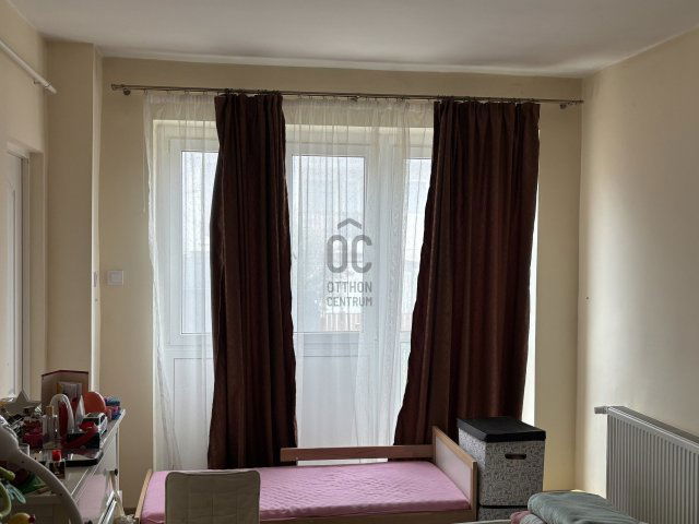 Eladó sorház, Várpalotán 74 M Ft, 5 szobás