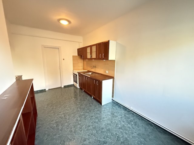 Eladó téglalakás, Pakson 48.5 M Ft, 2 szobás