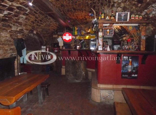 Eladó üzlethelyiség, Veszprémben 88.9 M Ft