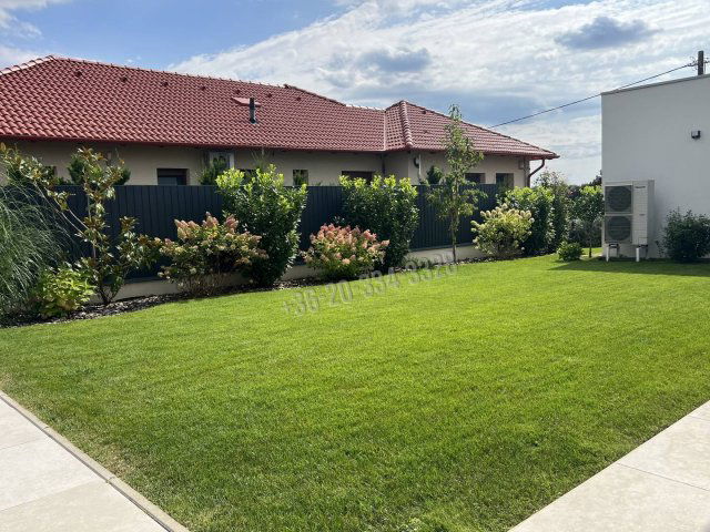 Eladó családi ház, Csömörön 439.9 M Ft, 4 szobás