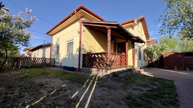 Eladó ikerház, Taksonyon 87.9 M Ft, 5 szobás