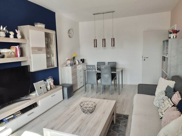 Eladó panellakás, Pécsett, Olga utcában 52.5 M Ft, 3 szobás