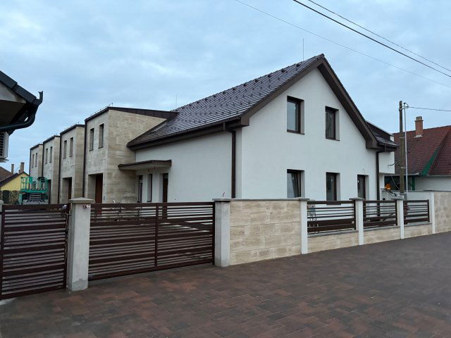 Eladó téglalakás, Balmazújvárosban 92.49 M Ft, 3 szobás