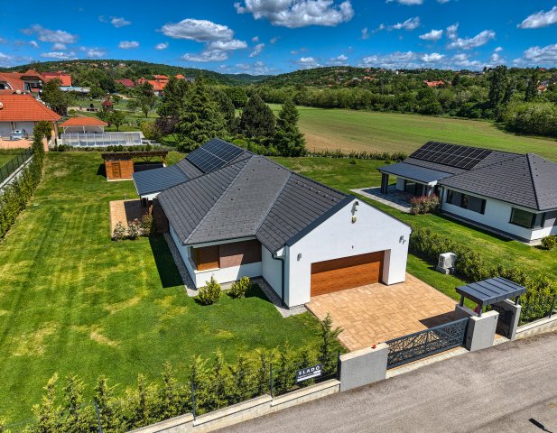 Eladó családi ház, Cserszegtomajon 259 M Ft, 3 szobás