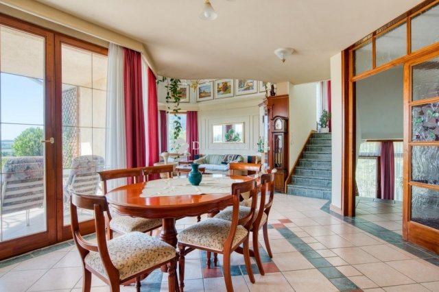 Eladó családi ház, Piliscsabán 265 M Ft, 5 szobás