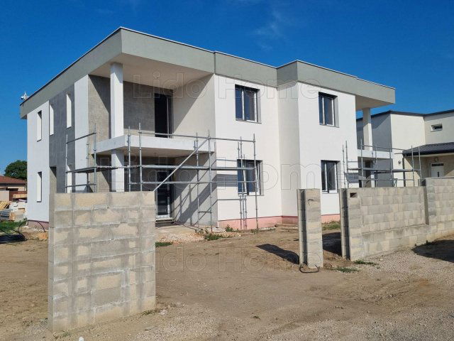 Eladó családi ház, Siófokon 134.9 M Ft, 5 szobás