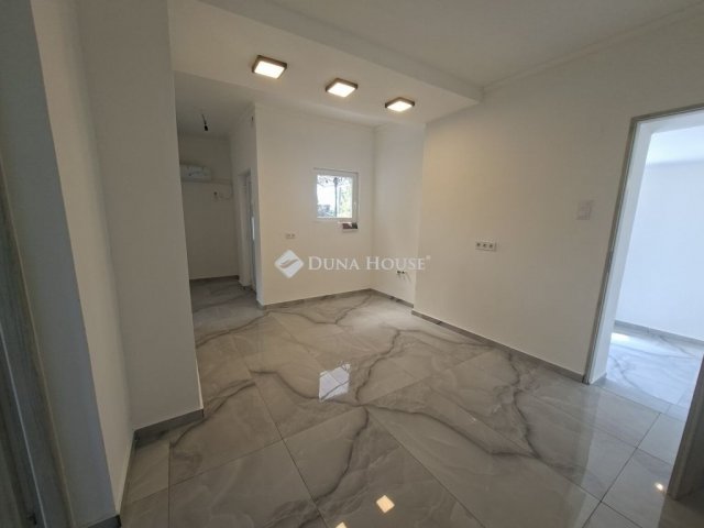 Eladó családi ház, Zsámbokon 55 M Ft, 3 szobás