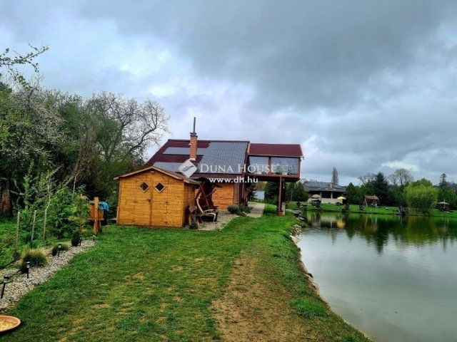 Eladó családi ház, Pécsváradon 105 M Ft, 2 szobás