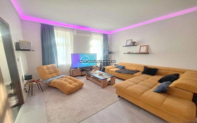 Eladó téglalakás, Budapesten, V. kerületben, Akadémia utcában