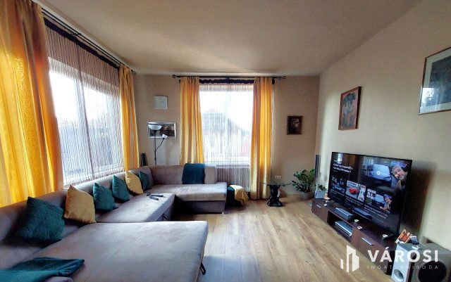 Eladó családi ház, Békéscsabán 75 M Ft, 6 szobás