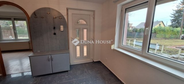 Eladó családi ház, Budaörsön 180 M Ft, 5 szobás