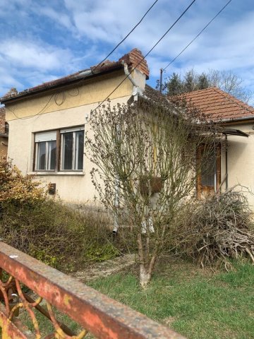 Eladó családi ház, Pétervásárán 12 M Ft, 3 szobás