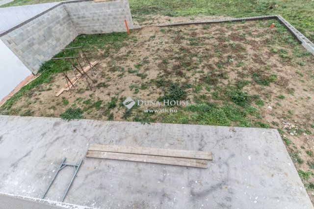 Eladó ikerház, Szombathelyen 169 M Ft, 4 szobás