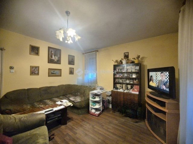 Eladó téglalakás, Budapesten, III. kerületben 97 M Ft, 3 szobás