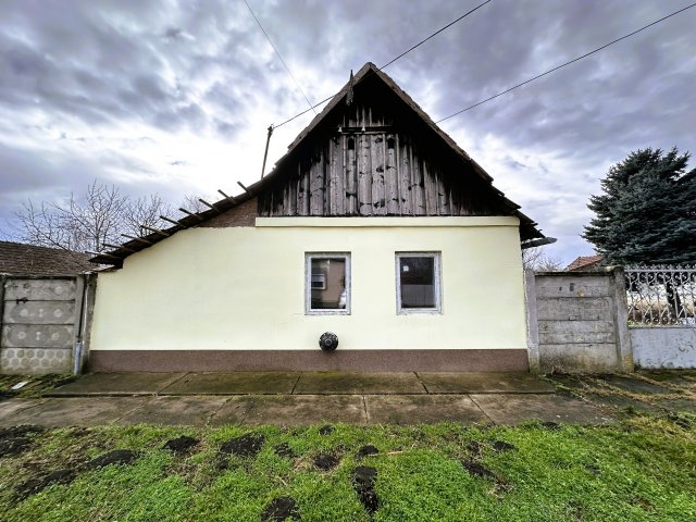 Eladó családi ház, Magyarbánhegyesen 6.99 M Ft, 2 szobás