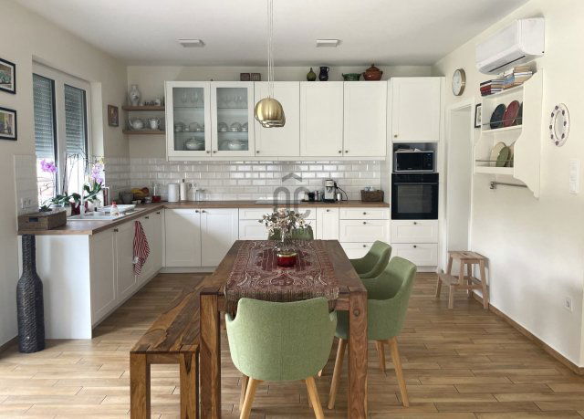 Eladó családi ház, Üllőn 130 M Ft, 5 szobás