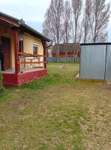 Eladó ikerház, Tóalmáson 39.5 M Ft, 4 szobás