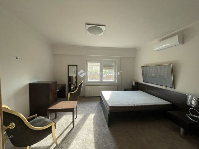 Eladó családi ház, Kecskeméten 91 M Ft, 3+1 szobás