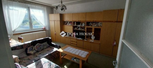 Eladó panellakás, Tatabányán, Mártírok úton 34.9 M Ft