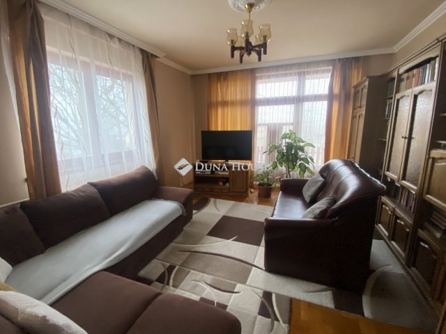 Eladó családi ház, Ladánybenén 69.9 M Ft, 5 szobás