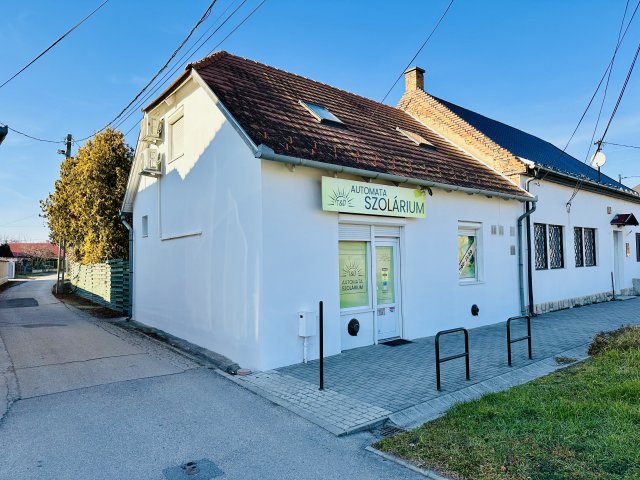 Eladó családi ház, Ácson 84 M Ft, 4 szobás