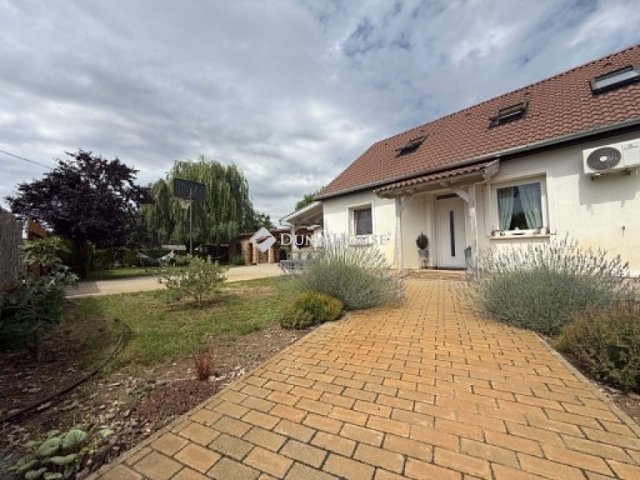 Eladó családi ház, Kecskeméten 84.9 M Ft, 5 szobás