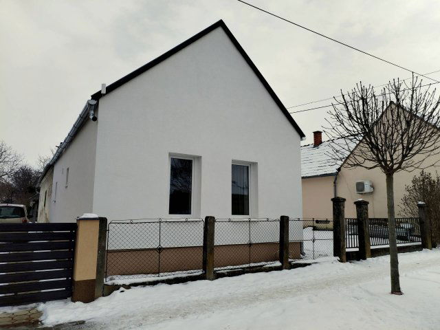 Eladó ikerház, Balatonberényben 45 M Ft, 2 szobás