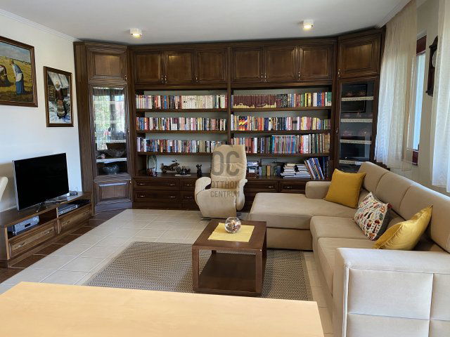 Eladó téglalakás, Szolnokon 64.9 M Ft, 3 szobás