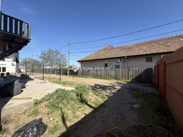 Eladó családi ház, Budapesten, XVIII. kerületben 240 M Ft