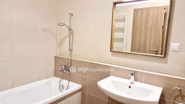 Eladó téglalakás, Budapesten, VIII. kerületben 106.5 M Ft