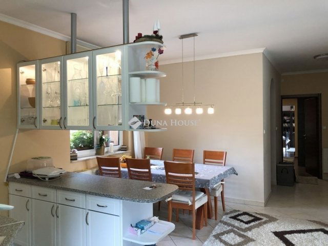 Eladó családi ház, Érden 230 M Ft, 4 szobás