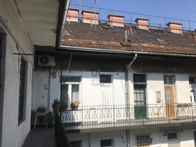 Eladó téglalakás, Budapesten, VI. kerületben 45 M Ft, 1 szobás