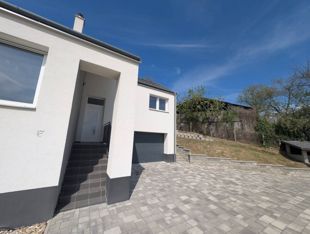 Eladó családi ház, Dorogon 92.7 M Ft, 2 szobás