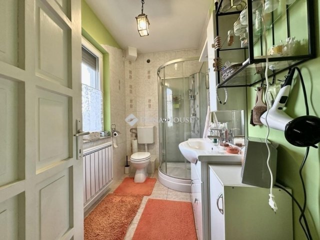 Eladó családi ház, Sülysápon 140 M Ft, 8 szobás