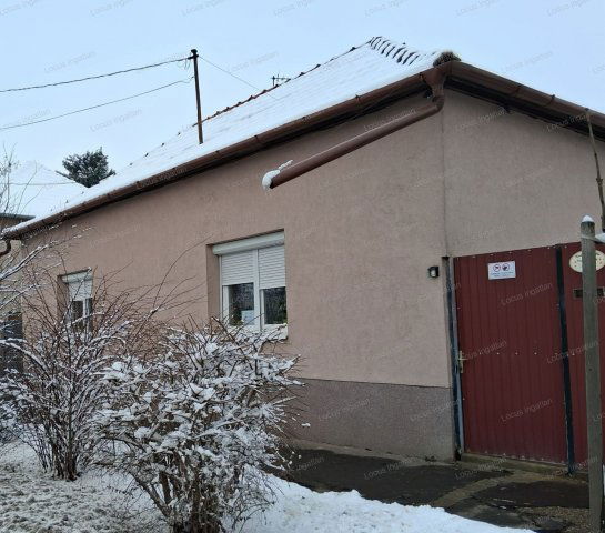 Eladó családi ház, Törökszentmiklóson 30.5 M Ft, 2 szobás