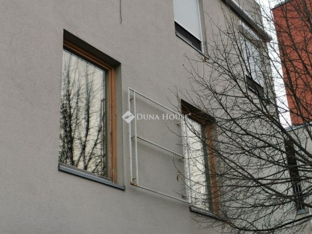 Eladó téglalakás, Dorogon 52.99 M Ft, 3 szobás