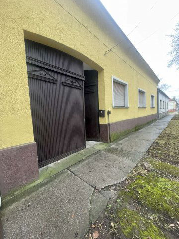 Eladó családi ház, Nagynyárádon 21.9 M Ft, 5 szobás