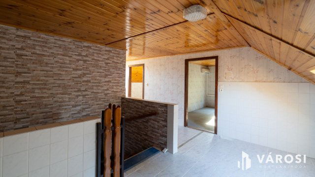 Eladó téglalakás, Siófokon 47.99 M Ft, 3 szobás