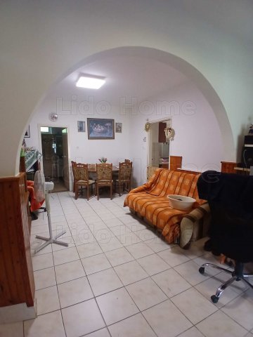 Eladó családi ház, Rédén 50 M Ft, 3 szobás