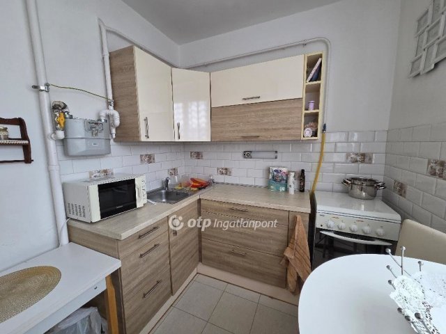 Eladó téglalakás, Szegeden 47.5 M Ft, 2 szobás