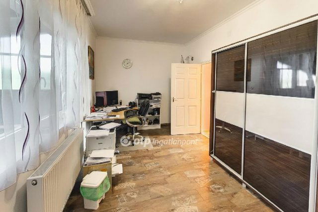 Eladó családi ház, Csomádon 155 M Ft, 4 szobás