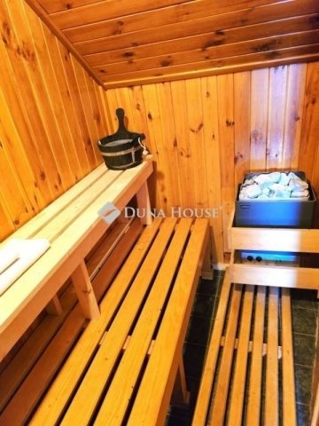 Eladó családi ház, Orfűn 119.5 M Ft, 8 szobás