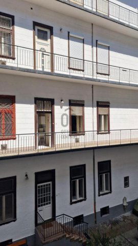 Eladó téglalakás, Budapesten, VI. kerületben 49.5 M Ft, 1 szobás